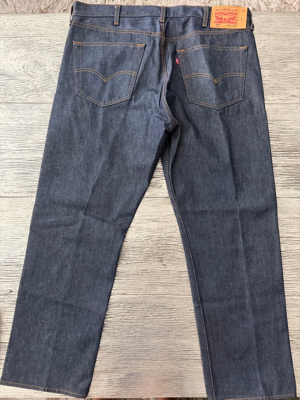Levi's Men's size 40/30 Dark Blue Straight Leg Jeans